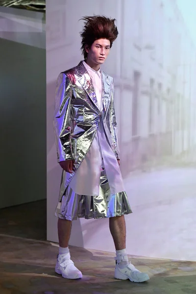 Look 4